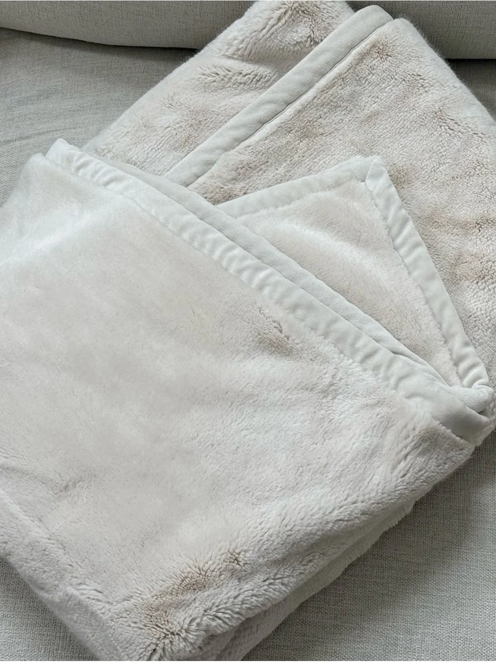 Pottery Barn Plush Faux Fur Throw Blanket in Light Beige
